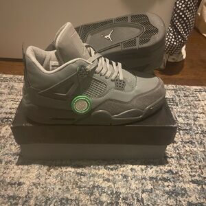 Jordan Athletic Shoes in Gray